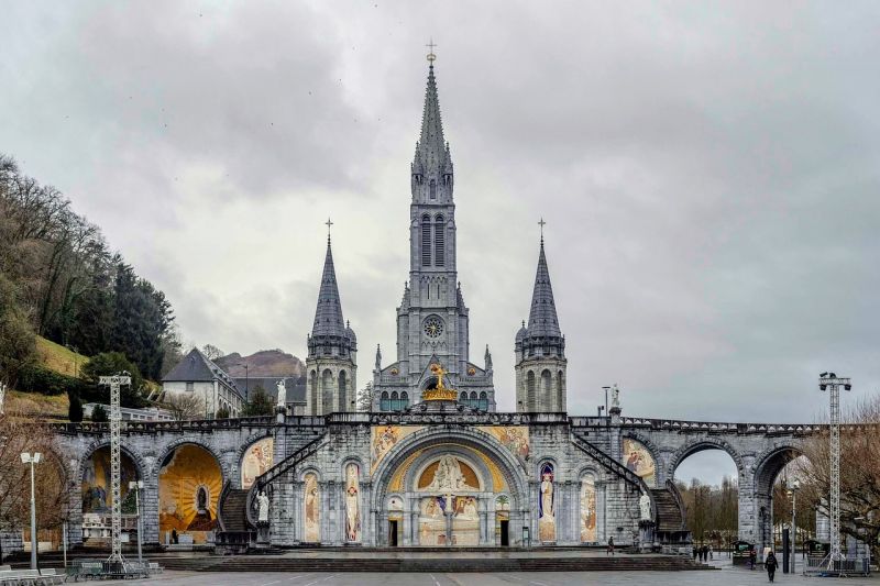 le-5-citt-in-cui-si-respira-di-pi-lo-spirito-religioso-in-francia